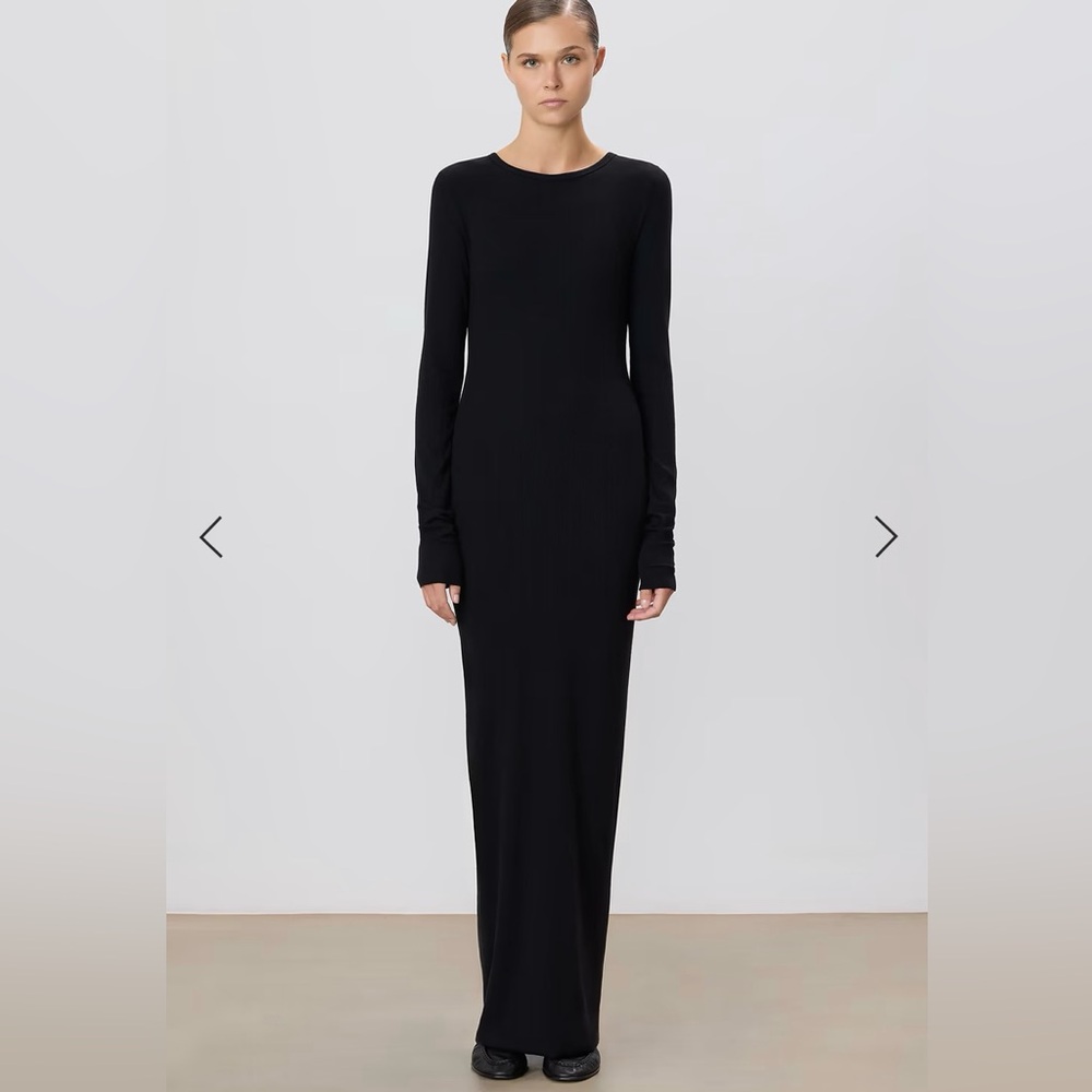 Eterne long sleeve crewneck maxi size small; black